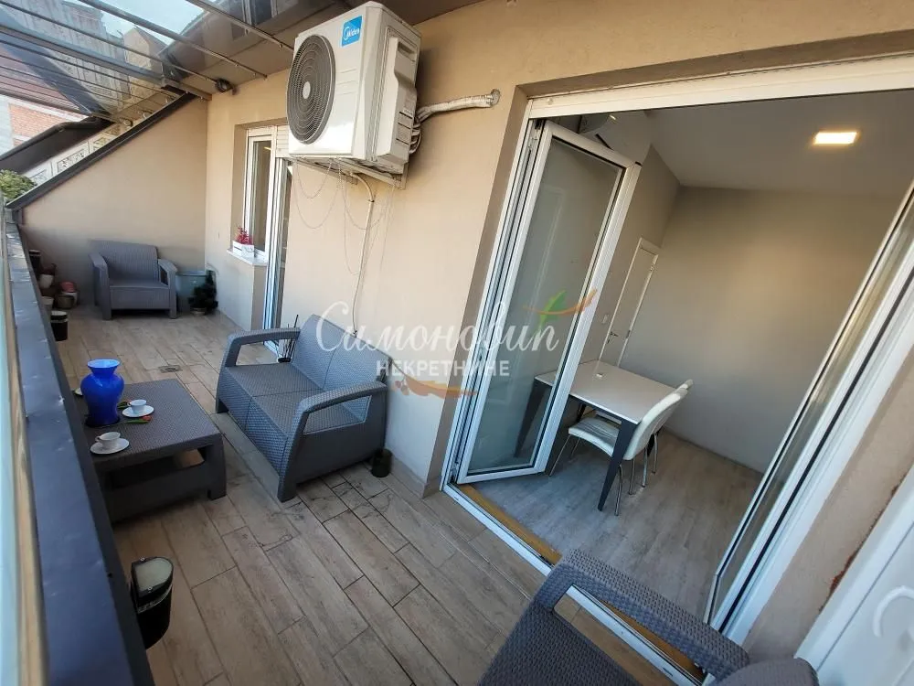 Izdavanje, četvorosoban stan, 118m², Đeram Pijaca, Beograd