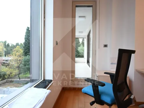 Prodaja, trosoban stan, 114m², Centar, Podgorica - image 10