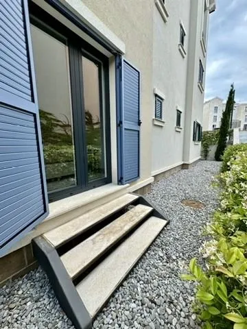 Prodaja, trosoban stan, 85m², Luštica, Tivat