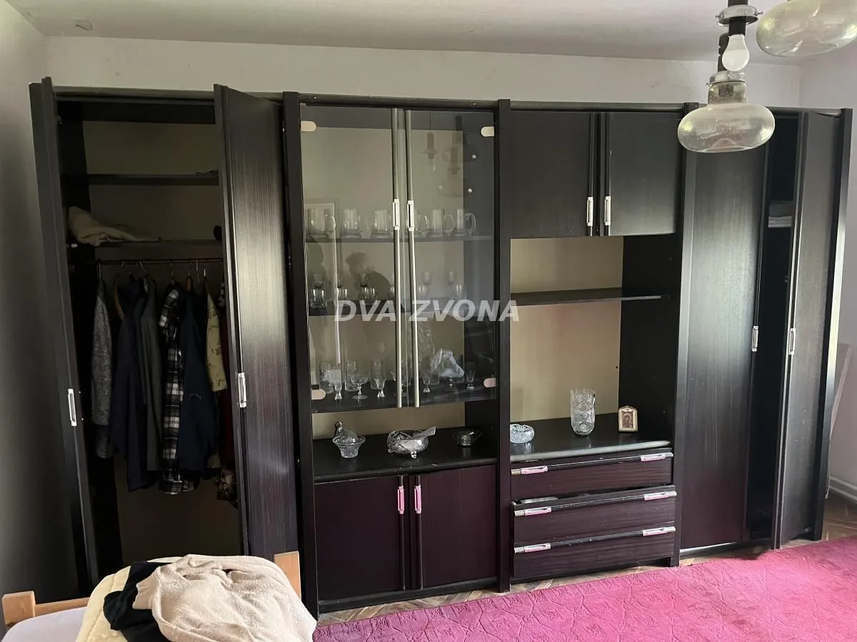 Prodaja, kuća, 293m², Titel, Novi Sad