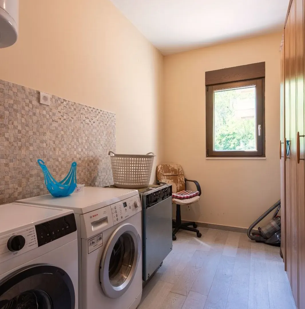Rent, three bedroom apartment, 140m², Škaljari, Kotor