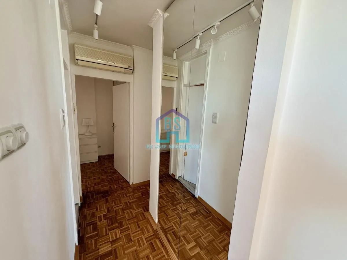 Prodaja, dvosoban stan, 60m², Bulevar Oslobodjenja, Novi Sad Sve Podlokacije