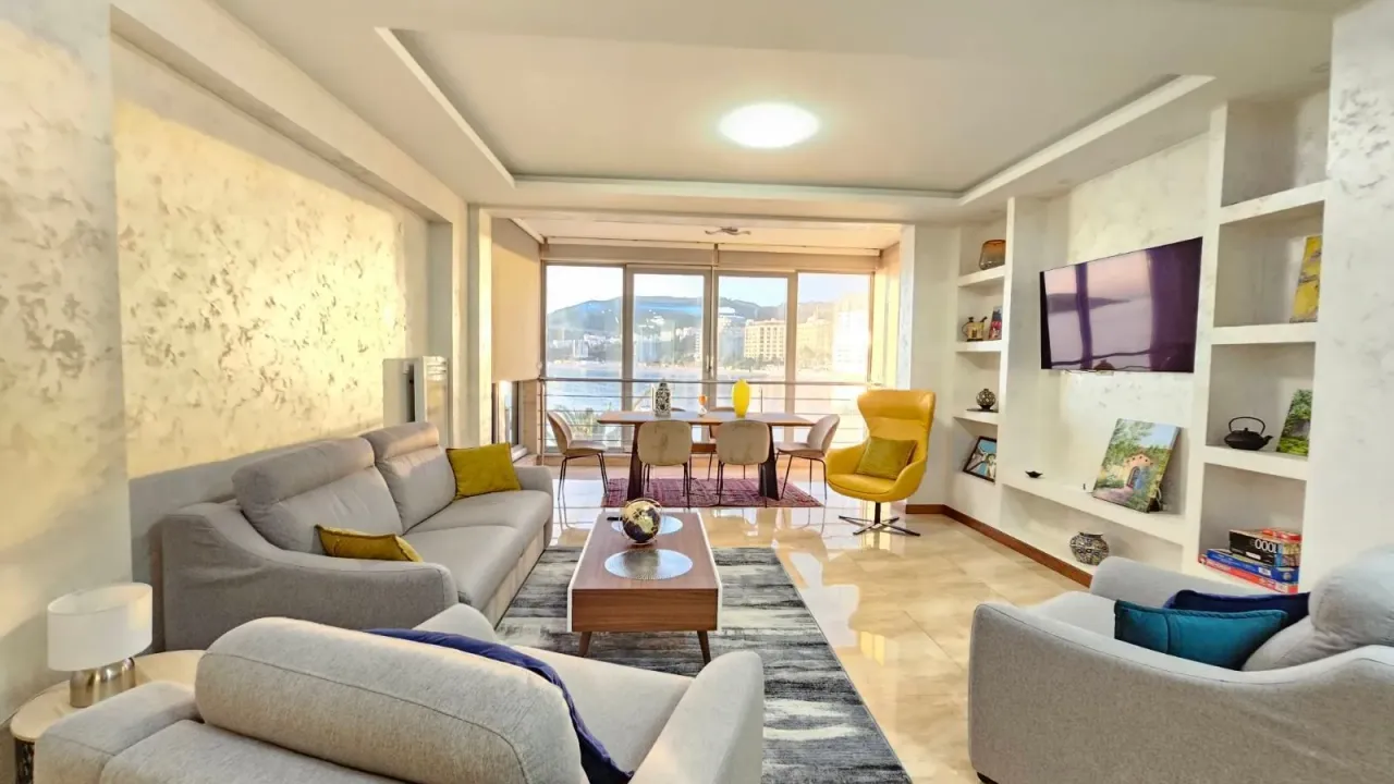 Izdavanje, dvosoban stan, 89m², Rafailovići, Budva