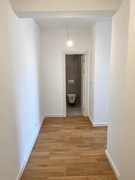 Prodaja, dvosoban stan, 71m², Centar, Bar - image 9