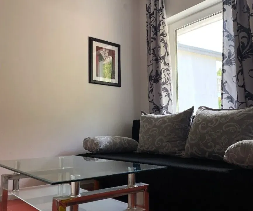 Izdavanje, jednosoban stan, 42m², Lastva Grbaljska, Kotor