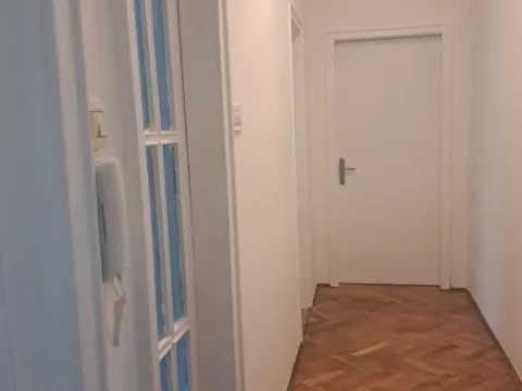 Izdavanje, poslovni prostor, 60m², Centar, Podgorica - image 2