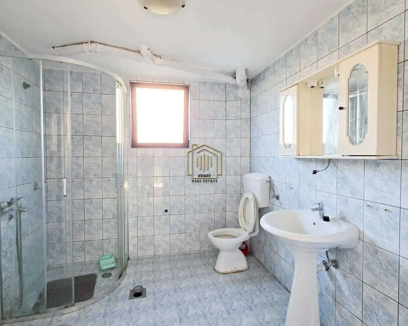 Prodaja, kuća, 350m², Zlatica, Podgorica