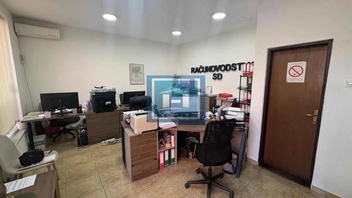 Prodaja, poslovni prostor, 28m², Centar, Jagodina