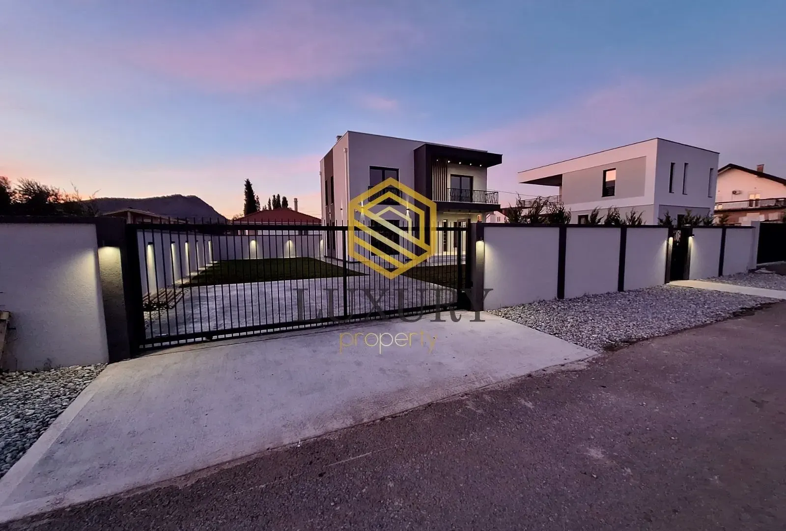 Prodaja, kuća, 141m², Gornja Gorica, Podgorica