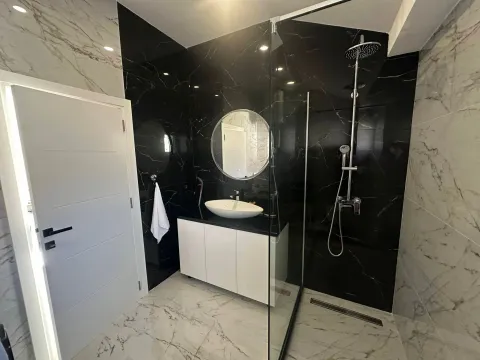 Izdavanje, dvosoban stan, 90m², Seljanovo, Tivat - image 7