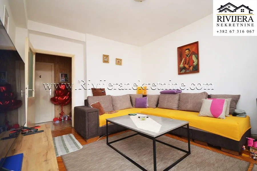 Prodaja, dvosoban stan, 82m², Centar, Tivat