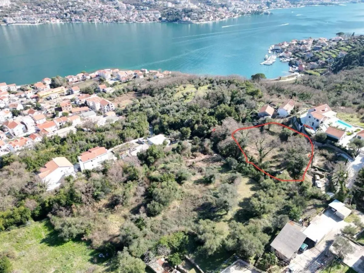 Prodaja, plac, 2500m², Kotor, Crna Gora