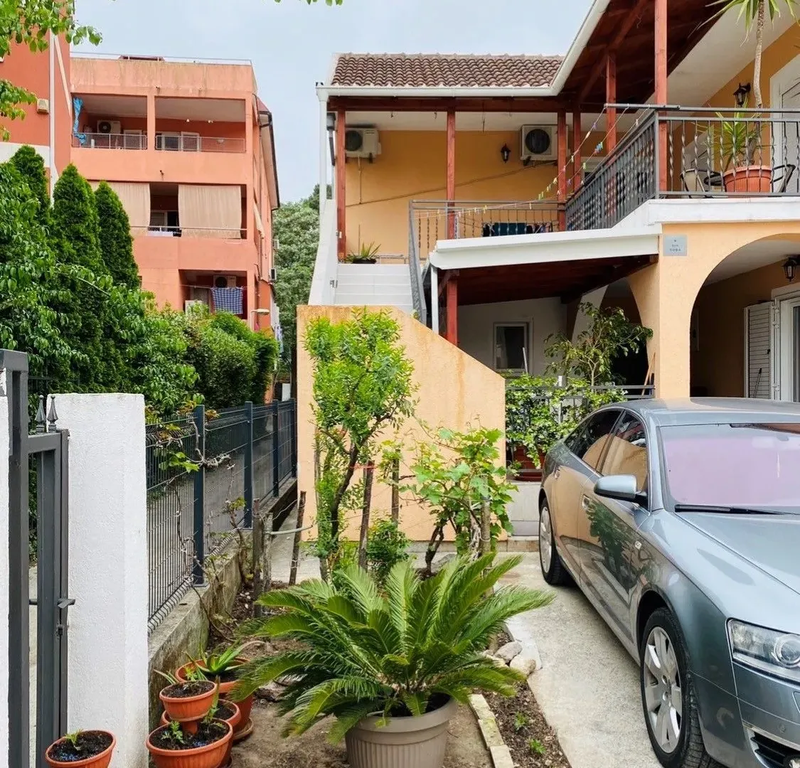 Sale, house, 238m², Golubovina, Budva