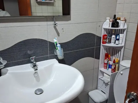 Izdavanje, jednosoban stan, 58m², Centar, Tivat - image 7
