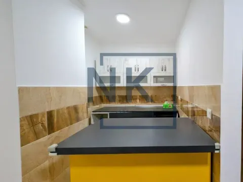 Izdavanje, poslovni prostor, 56m², City Kvart, Podgorica - image 4