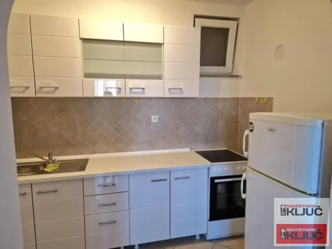 Izdavanje, dvosoban stan, 45m², Bulevar Oslobodjenja, Novi Sad Sve Podlokacije - image 5