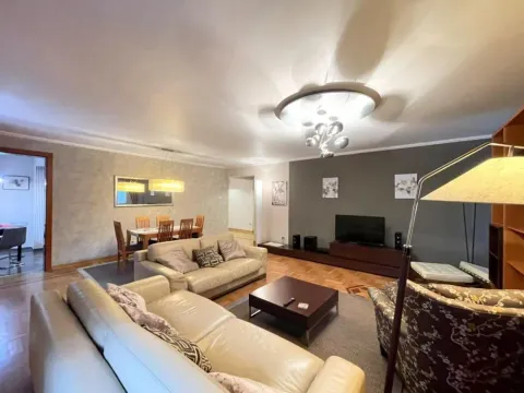 Izdavanje, trosoban stan, 110m², Savski Venac, Beograd - image 2