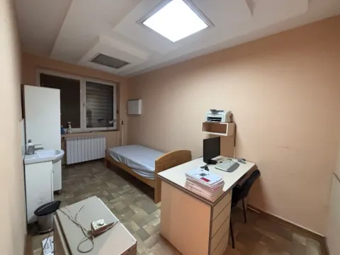 Izdavanje, poslovni prostor, 60m², Stari Grad, Beograd - image 11