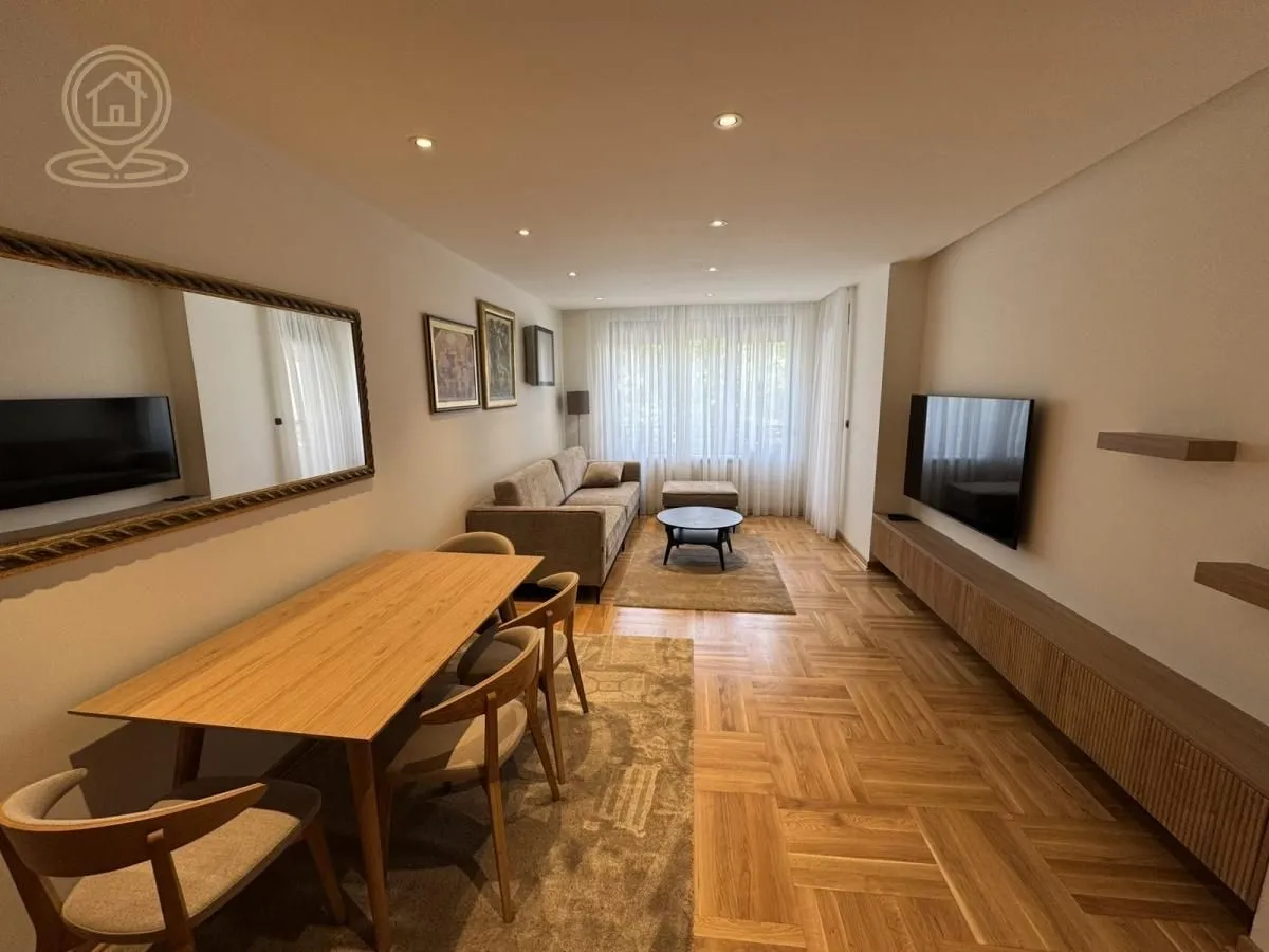 Rent, four bedroom apartment, 90m², Vračar Sve Podlokacije, Beograd