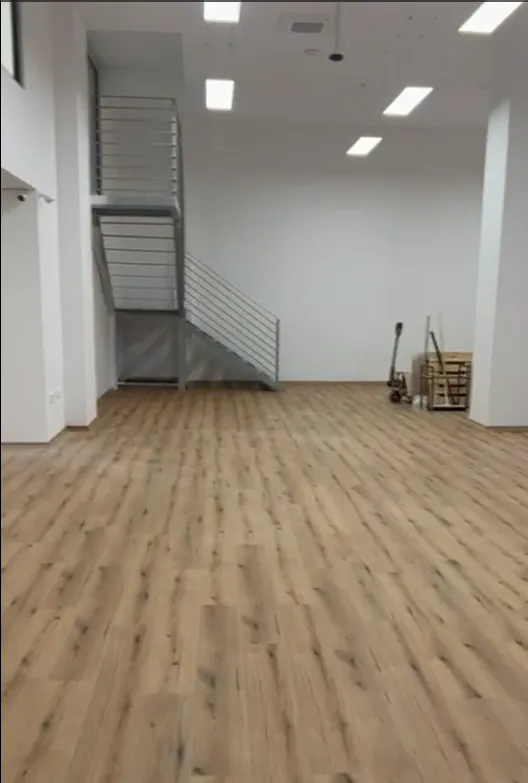 Izdavanje, poslovni prostor, 140m², Bečići, Budva