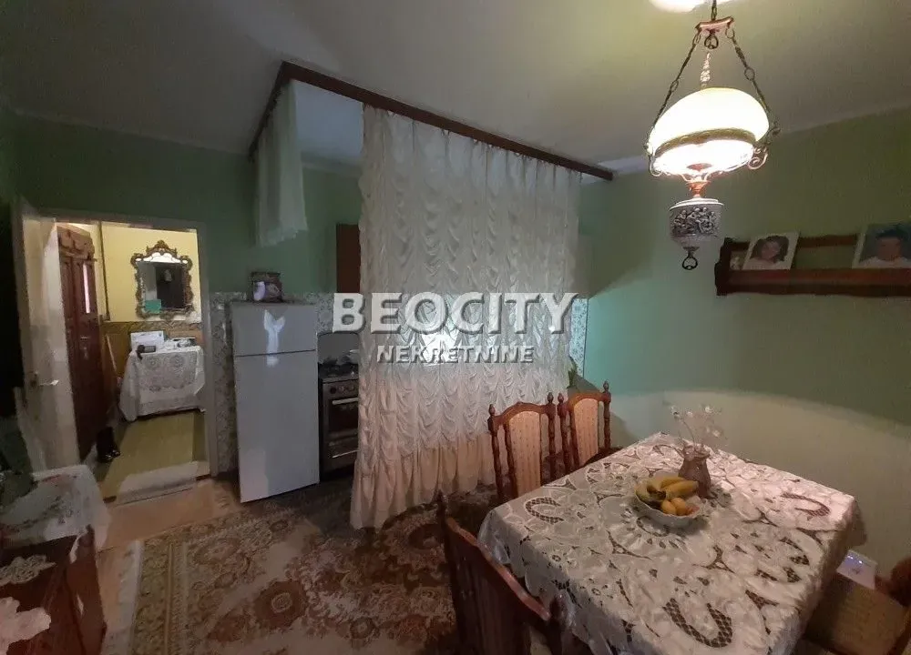 Prodaja, kuća, 200m², Salajka, Novi Sad Sve Podlokacije