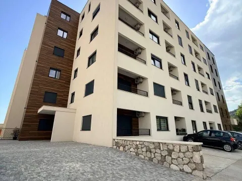 Sale, one bedroom apartment, 44m², Bečići, Budva - image 10
