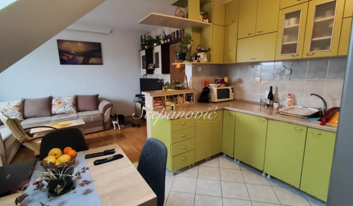 Prodaja, trosoban stan, 63m², Betanija, Novi Sad Sve Podlokacije