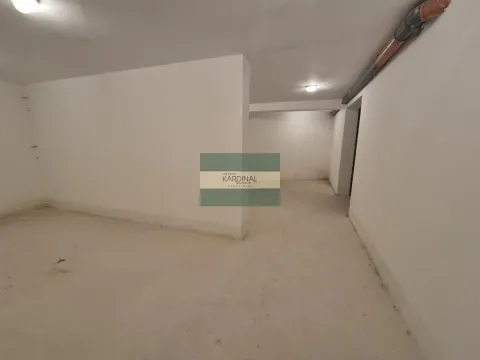 Izdavanje, poslovni prostor, 122m², Centar, Ćuprija - image 12