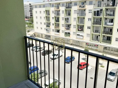 Izdavanje, jednosoban stan, 40m², Pobrežje, Podgorica - image 12