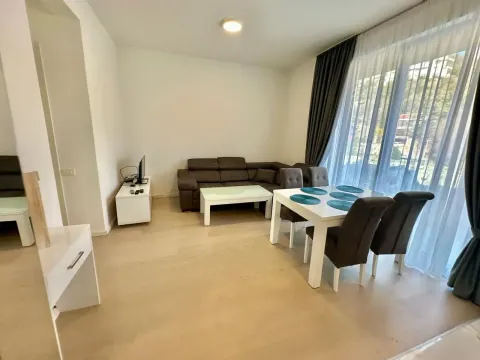 Rent, two bedroom apartment, 54m², Bečići, Budva - image 6