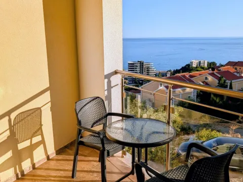 Rent, one bedroom apartment, 36m², Bečići, Budva - image 1