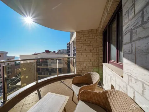 Prodaja, jednosoban stan, 53m², Bečići, Budva - image 1