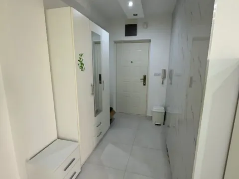 Izdavanje, jednosoban stan, 56m², Bečići, Budva - image 12