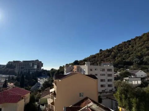 Rent, two bedroom apartment, 55m², Bečići, Budva - image 10