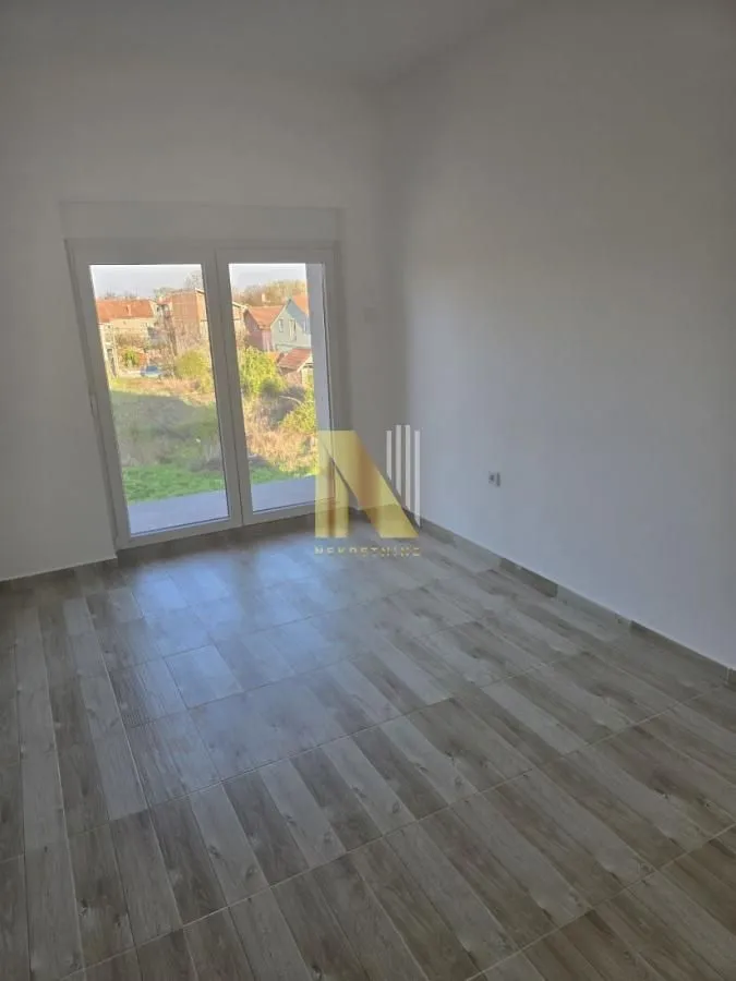 Prodaja, trosoban stan, 70m², Vidovdansko naselje, Novi Sad Sve Podlokacije
