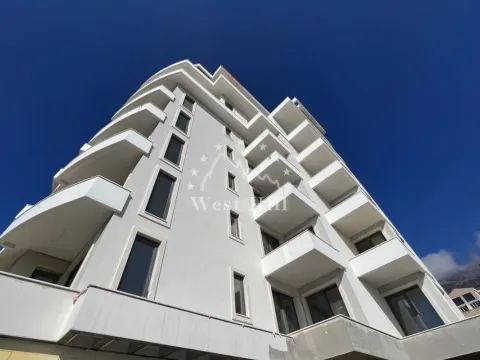 Sale, one bedroom apartment, 27m², Bečići, Budva - image 11