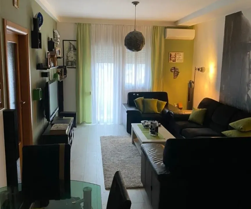 Prodaja, dvosoban stan, 70m², Stari Aerodrom, Podgorica