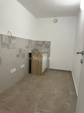 Sale, office space, 294m², Blok 5, Podgorica - image 2