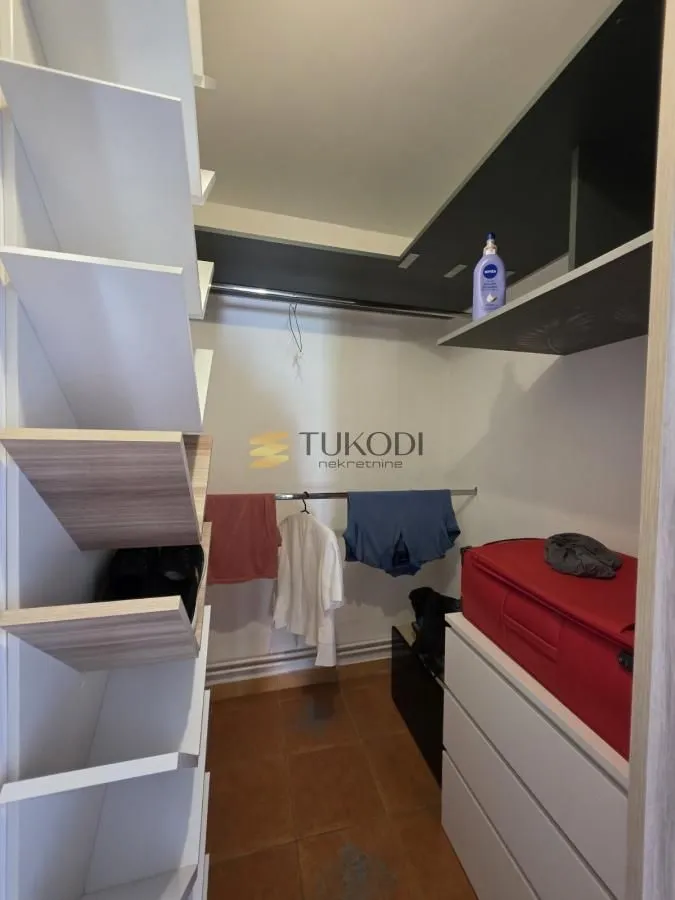 Izdavanje, stan, 105m², Voždovac Sve Podlokacije, Beograd