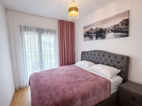 Izdavanje, jednosoban stan, 48m², New City, Podgorica - image 5