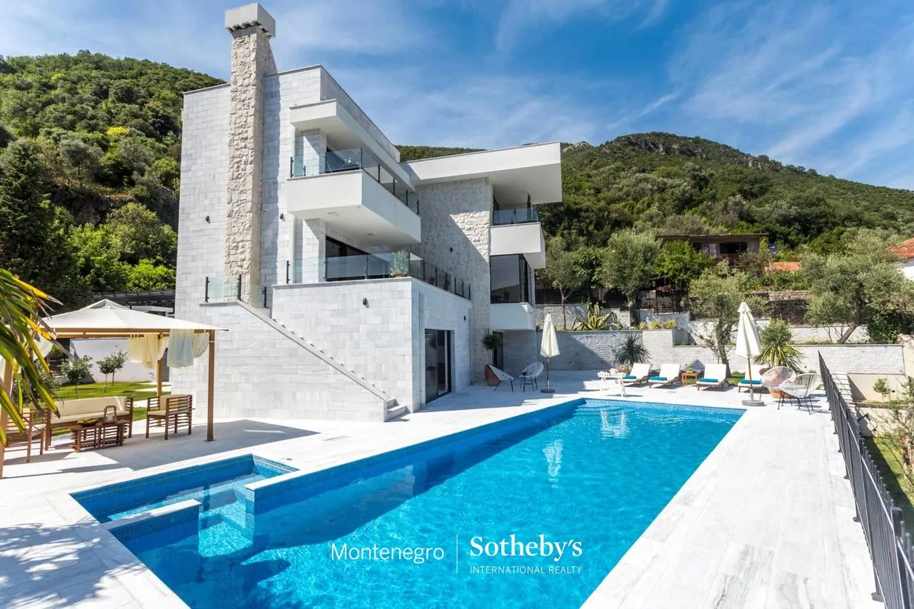 Prodaja, kuća, 350m², Đenovići, Herceg Novi