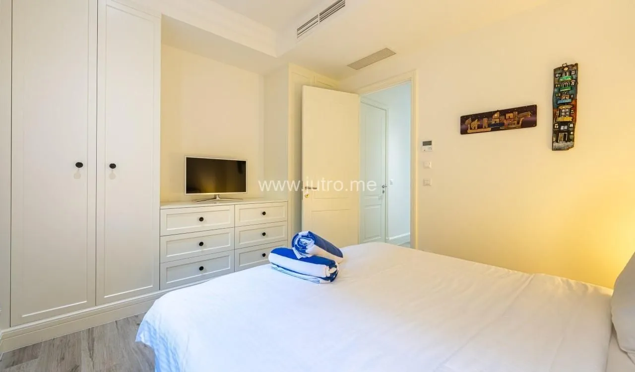 Prodaja, trosoban stan, 190m², Luštica Bay, Tivat