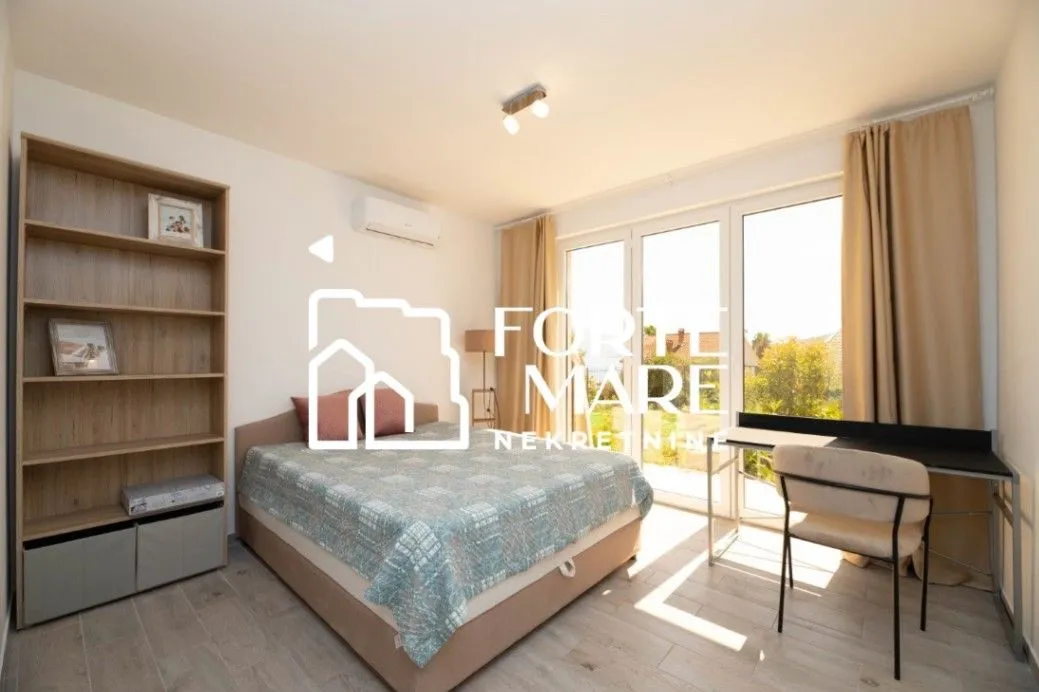 Prodaja, dvosoban stan, 70m², Đenovići, Herceg Novi