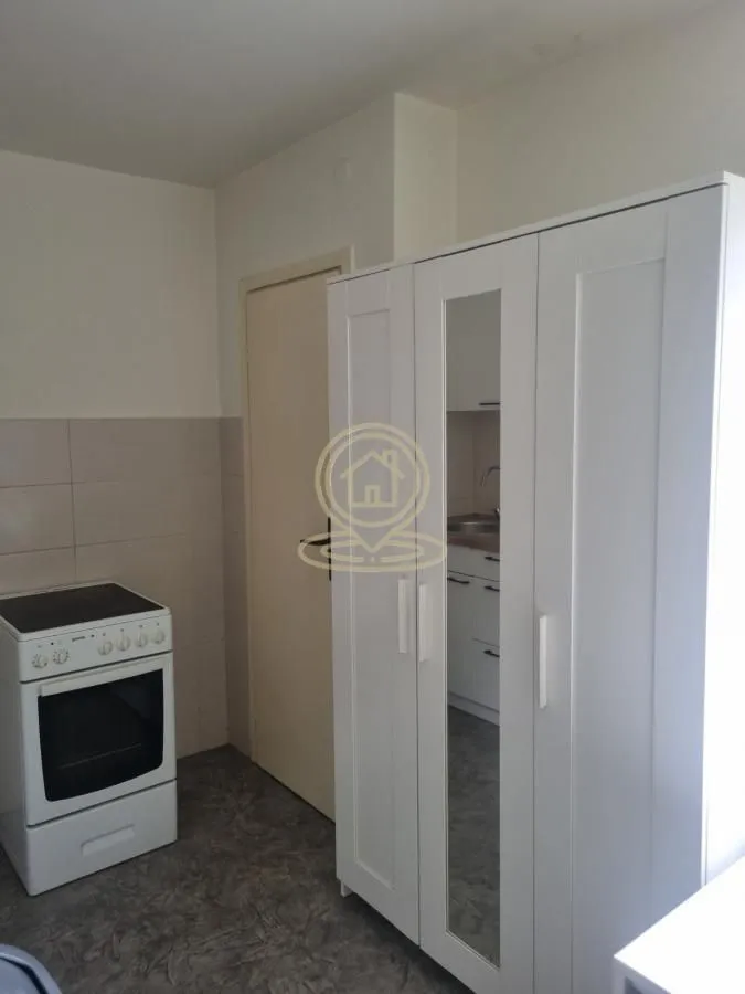 Izdavanje, jednosoban stan, 31m², Grbavica, Novi Sad Sve Podlokacije
