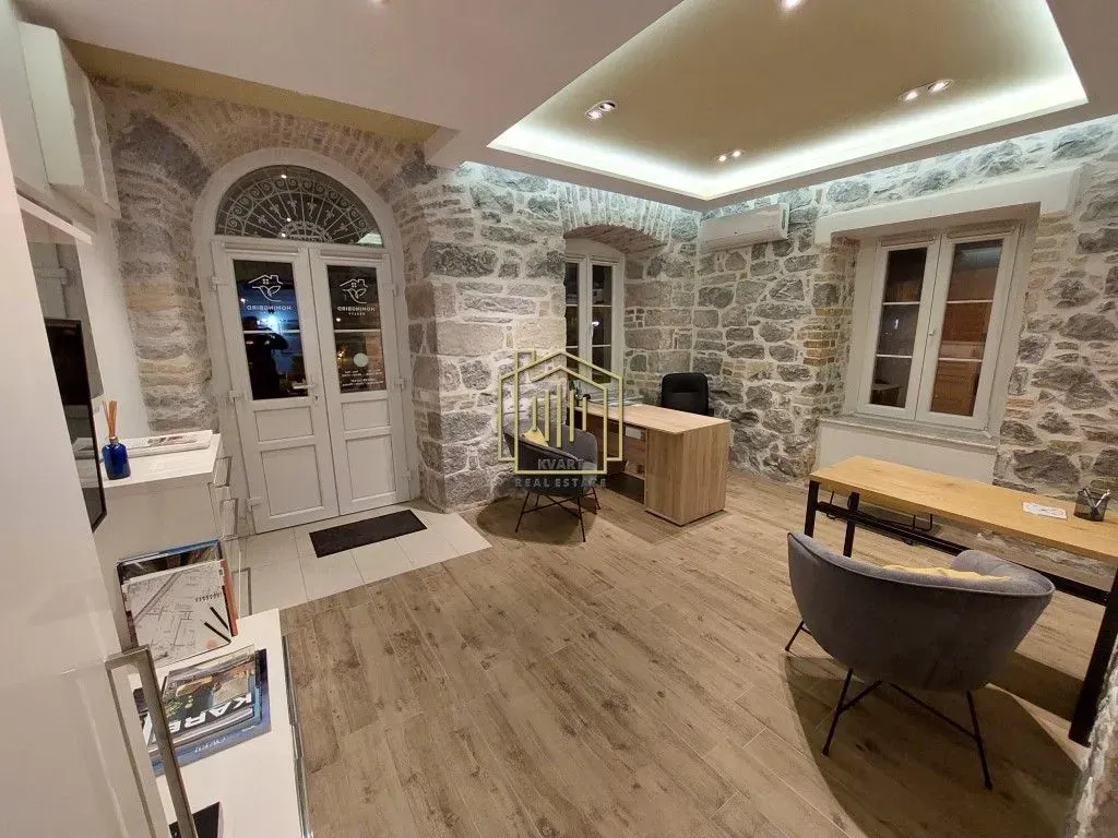 Rent, office space, 50m², Centar, Kotor