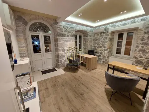 Rent, office space, 50m², Centar, Kotor - image 5