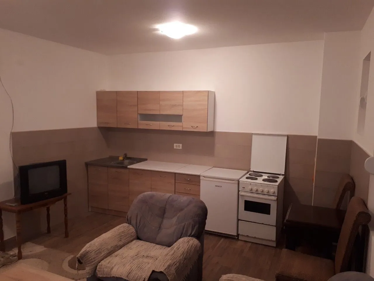 Izdavanje, jednosoban stan, 45m², Murtovina, Podgorica