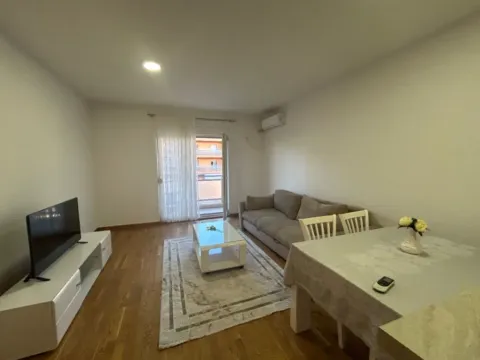 Izdavanje, jednosoban stan, 53m², City Kvart, Podgorica - image 8