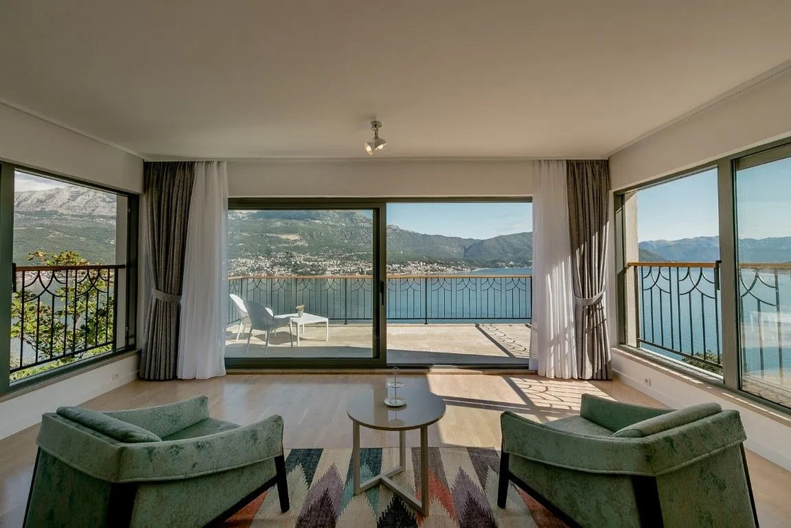 Prodaja, kuća, 236m², Njivice, Herceg Novi