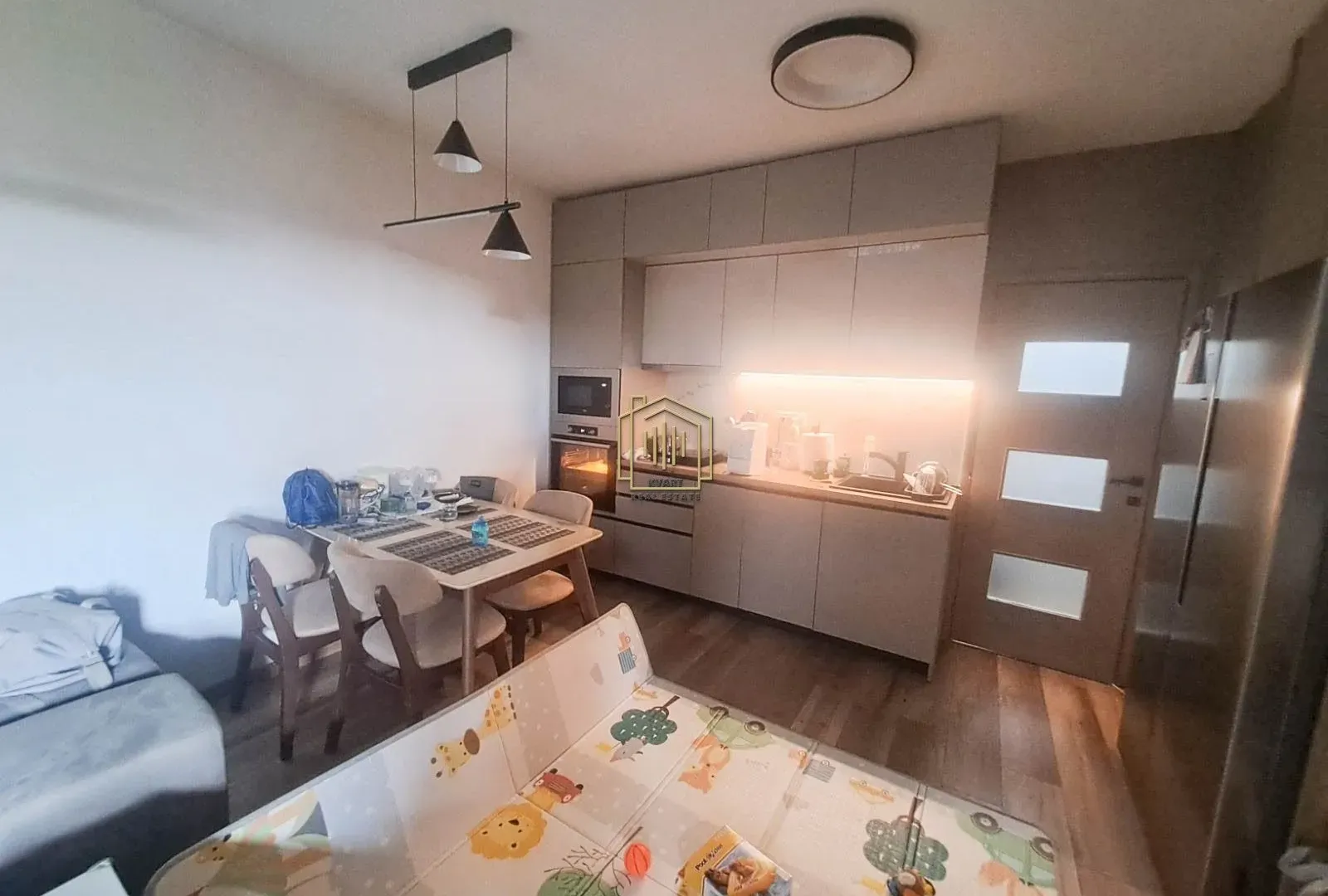 Prodaja, jednosoban stan, 40m², Stari Aerodrom, Podgorica